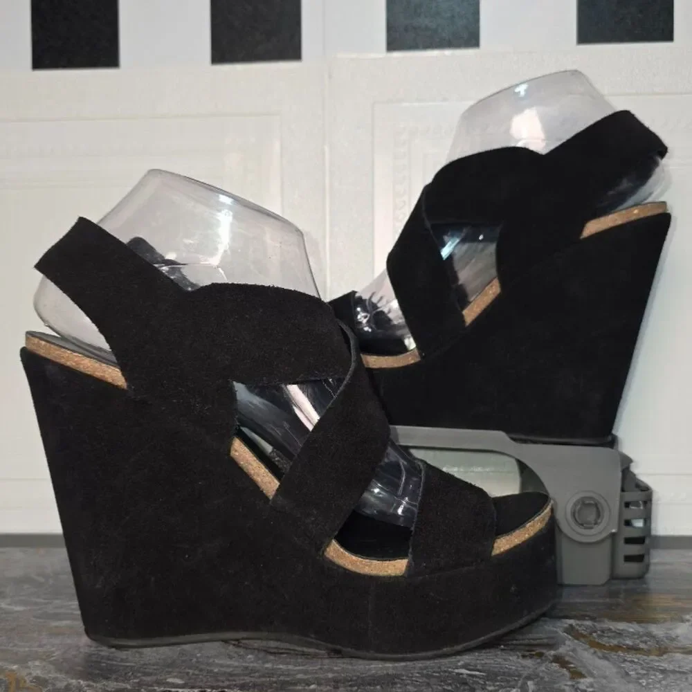 Pedro Garcia Black Suede Platform Wedge Sandals Size 40 US 9.5 EUC Spain